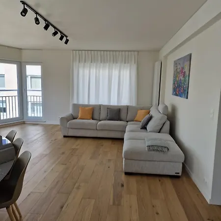 Luxury Renovated 3 Apartman
