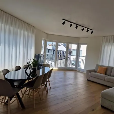 Luxury Renovated 3 Apartman